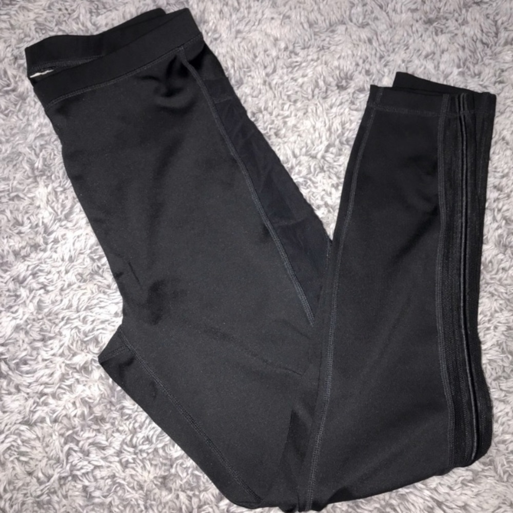 Fabletics size m mesh siding leggings with pockets